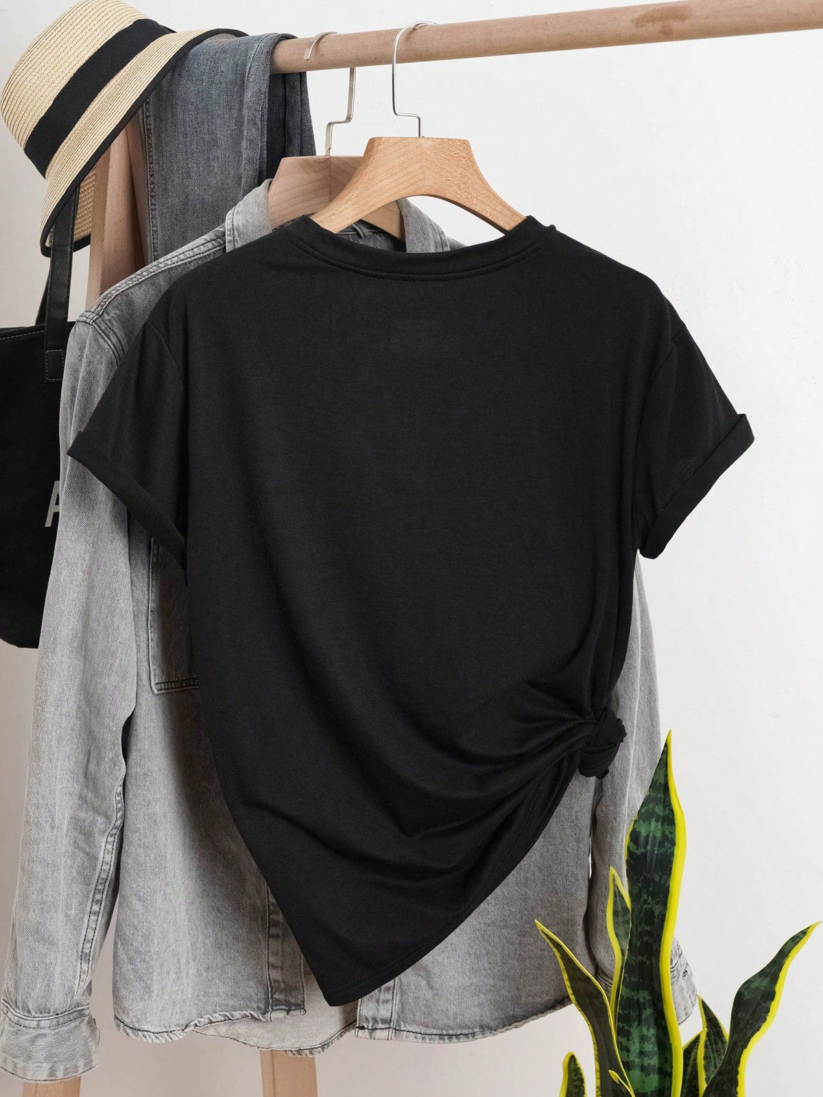 IslaSuriya Skull Print Round Neck Short Sleeve Tee Emo Graphic Top